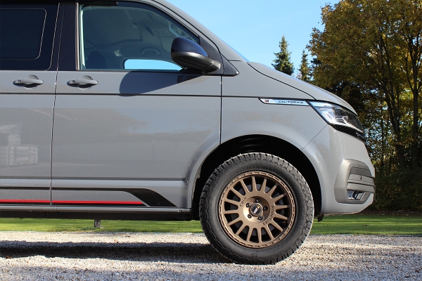 8x18 ET45 Twin-Monotube-Projekt-AT2 Alufelge sand für VW T5